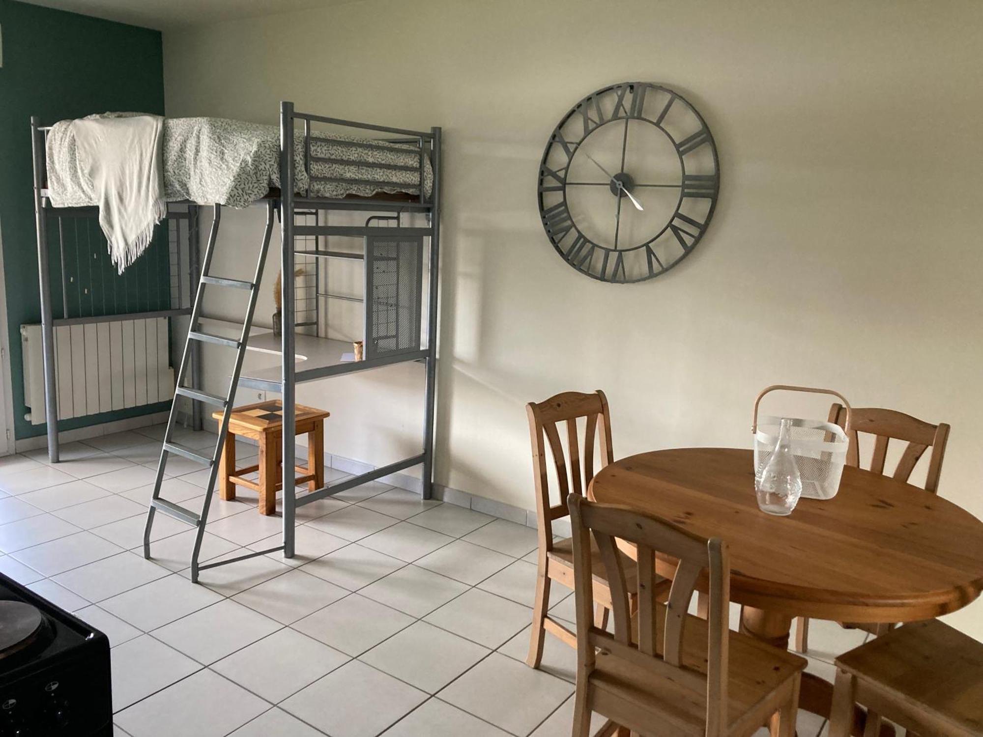 Le Stud Apartment *